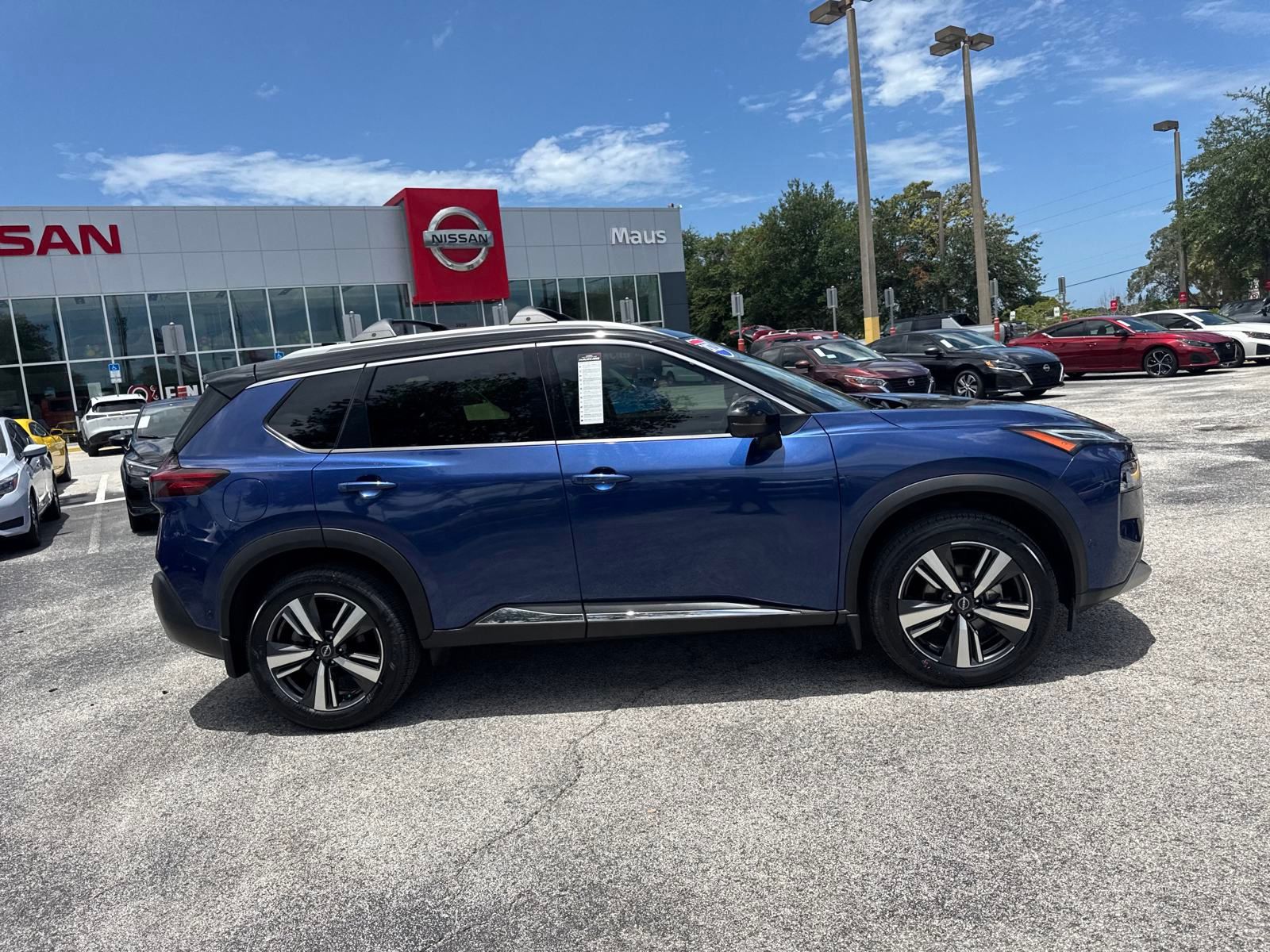 2023 Nissan Rogue Platinum photo 4