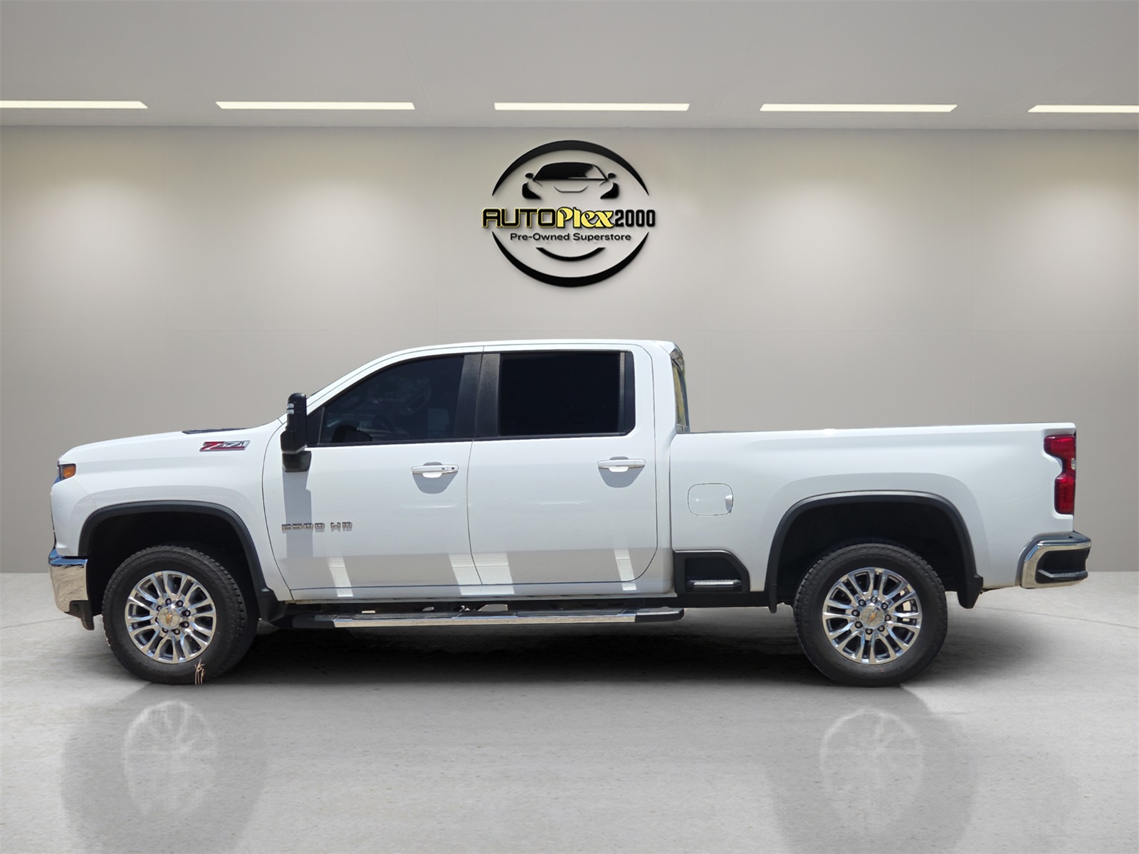 2022 Chevrolet Silverado 2500HD LT photo 2