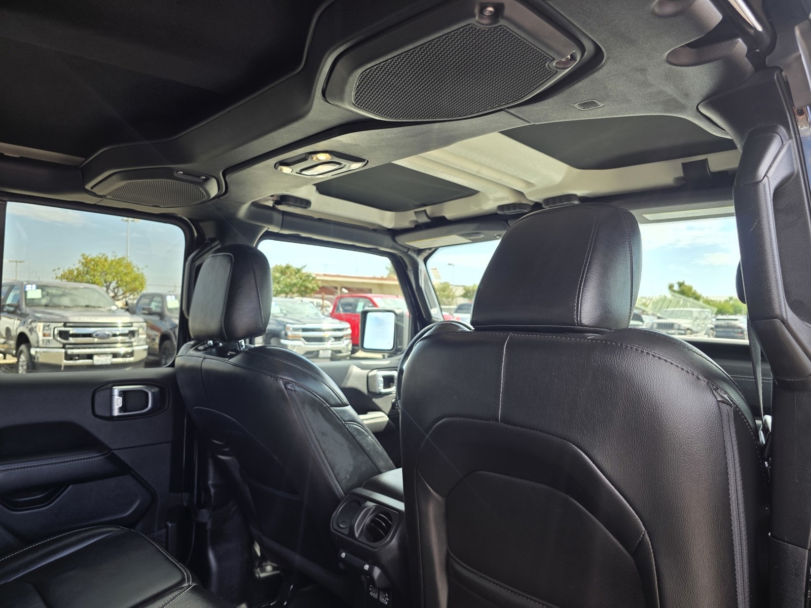 2022 Jeep Wrangler Unlimited Sahara 4xe photo 16