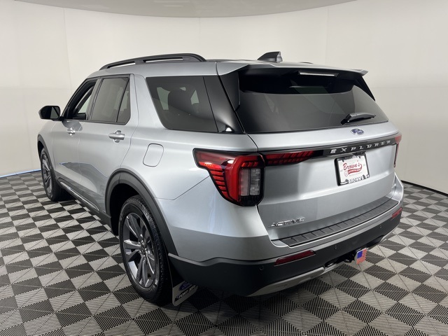 2025 Ford Explorer photo 4