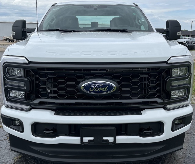 2025 Ford F-250 XL photo 2
