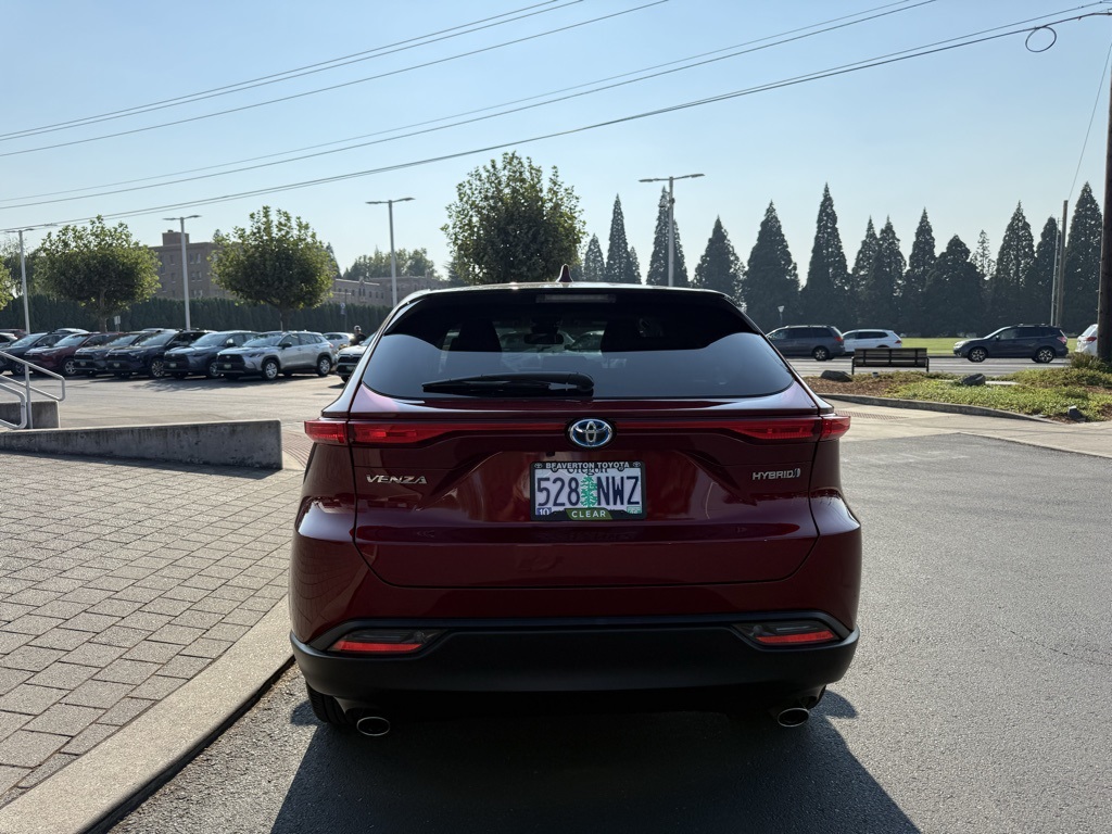 2022 Toyota Venza LE photo 4
