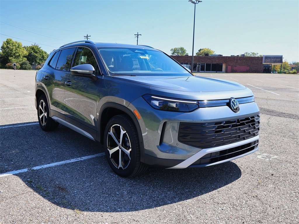 2025 Volkswagen Tiguan SE photo 6