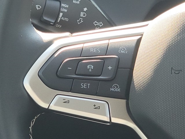 2025 Volkswagen Tiguan SE photo 20