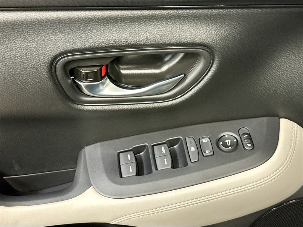 2026 Honda HR-V LX photo 15