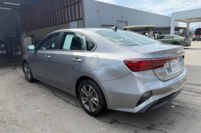 2023 Kia Forte LXS photo 4