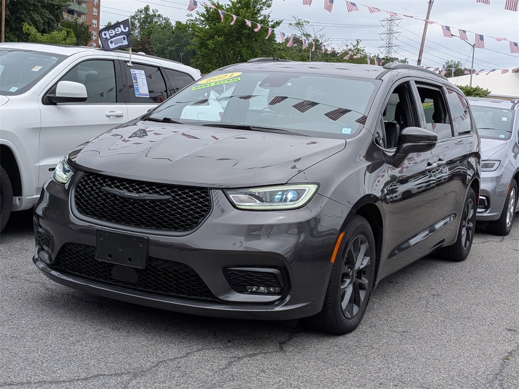 Used 2021 Gray Chrysler Touring L image 1