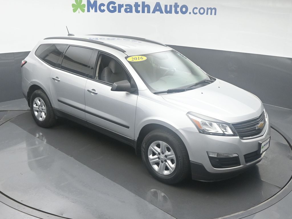 Used 2016 Chevrolet Traverse LS with VIN 1GNKRFKDXGJ203510 for sale in Iowa City, IA