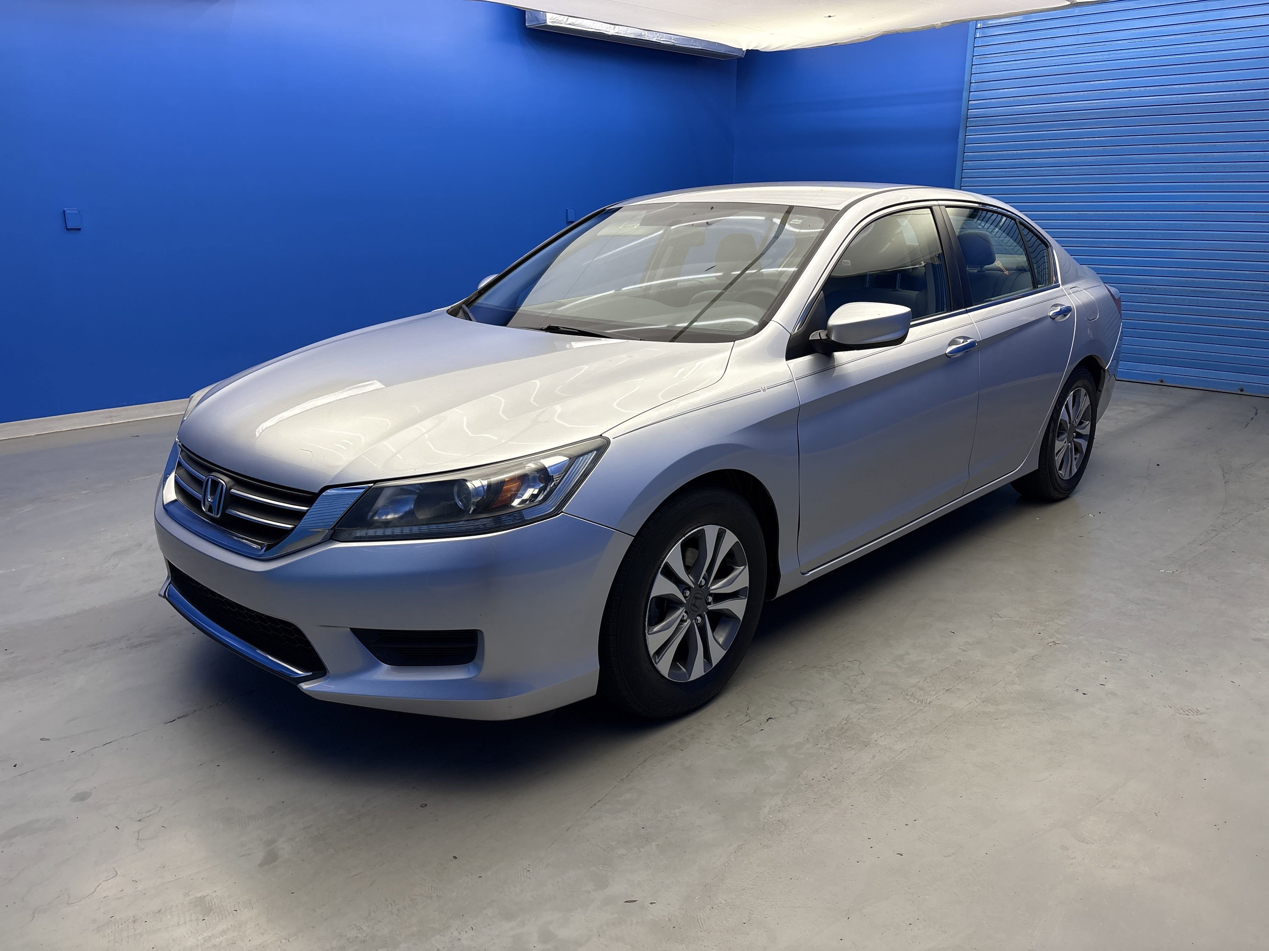 2013 Honda Accord LX photo 4