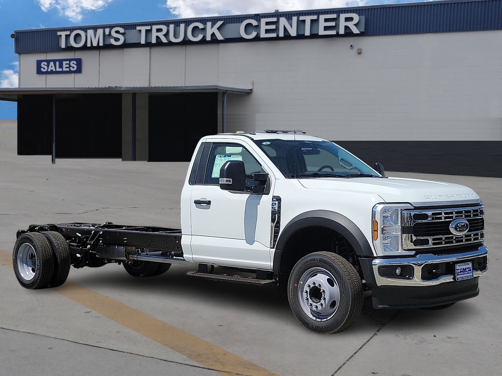 2025 Ford F-550 Super Duty Chassis Cab XL's photo