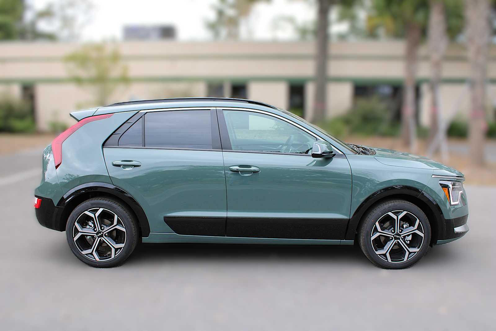 2025 Kia Niro EX Touring photo 2