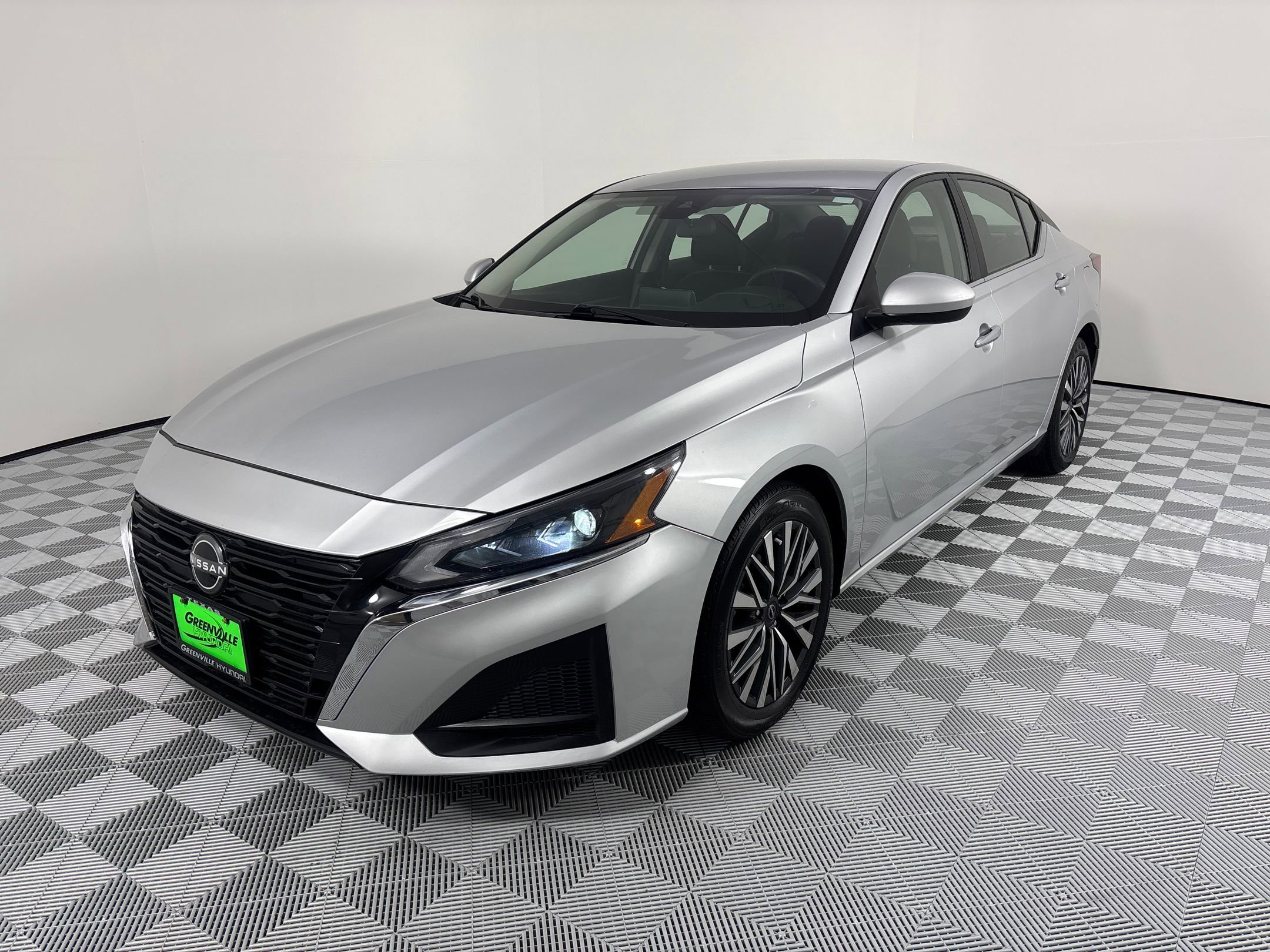 2023 Nissan Altima SV