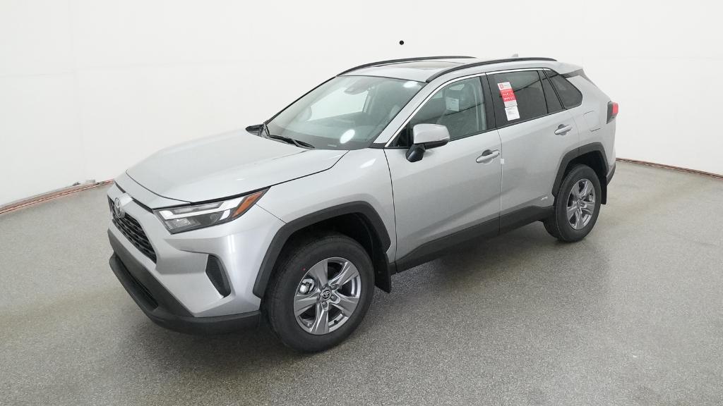 2025 Toyota RAV4 XLE's photo