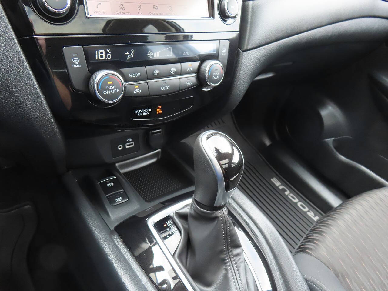 2020 Nissan Rogue SV photo 20