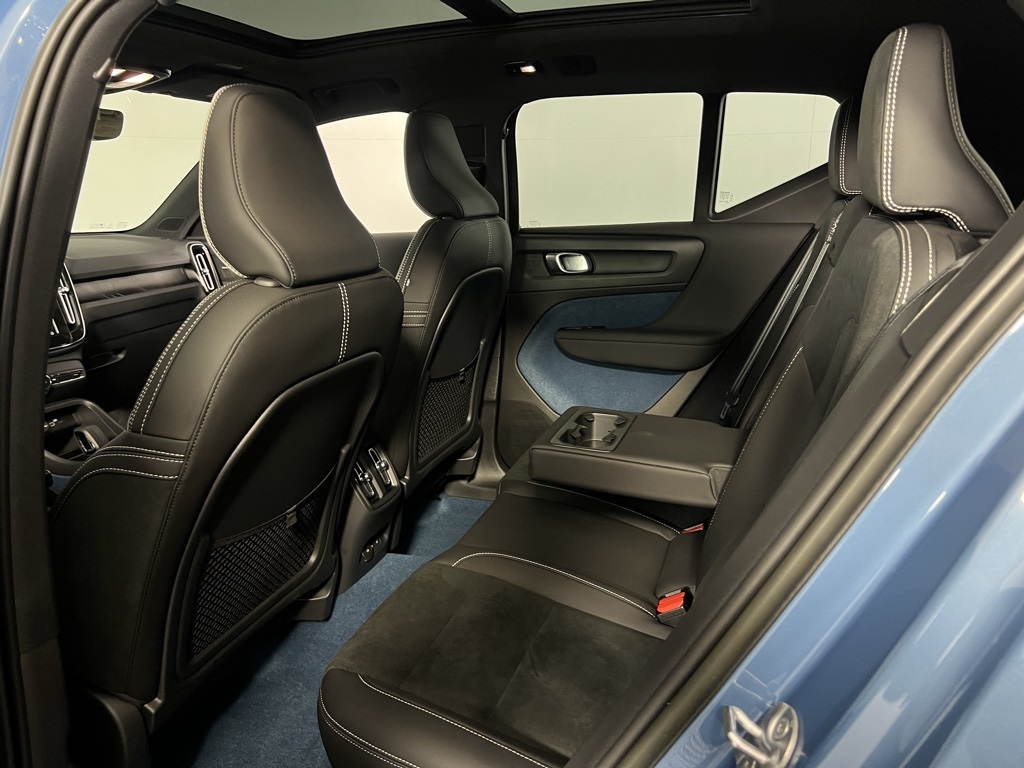 2023 Volvo XC40 Recharge Ultimate photo 25