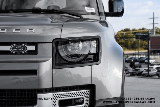 2025 Land Rover Defender 110 S photo 46