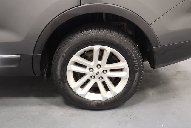 2015 Ford Explorer XLT photo 23