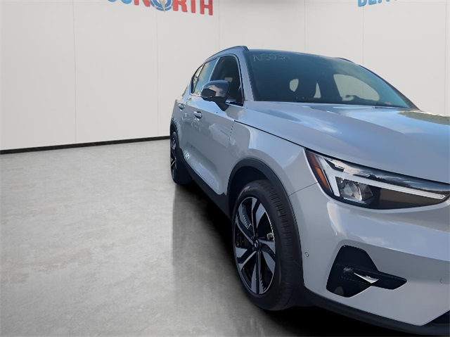 2025 Volvo XC40 Plus photo 4