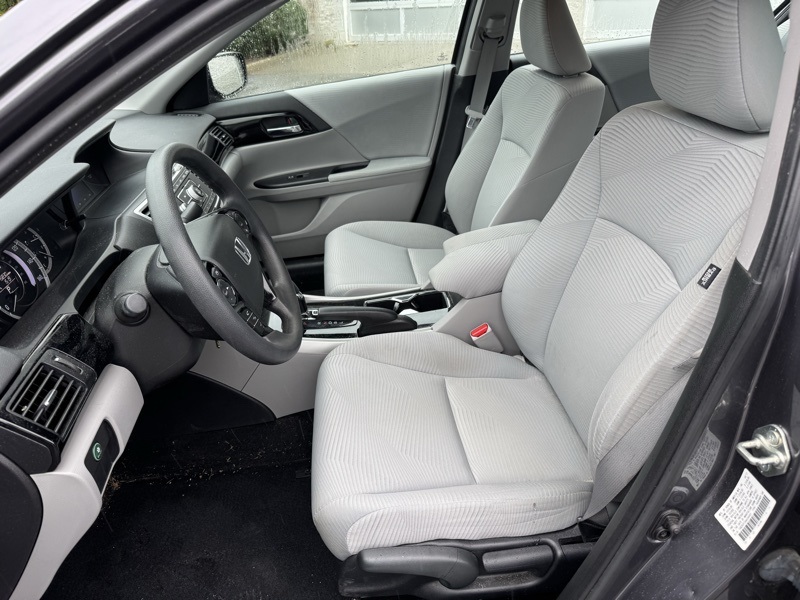 2017 Honda Accord LX photo 19