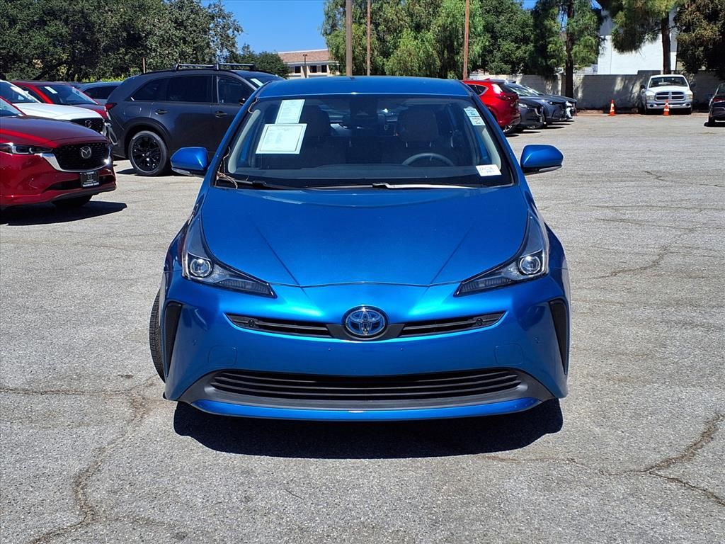 2019 Toyota Prius LE photo 2