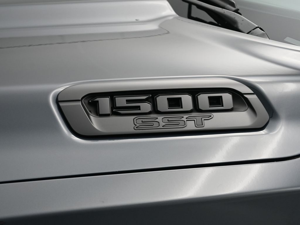 2025 Ram 1500 Tradesman photo 9