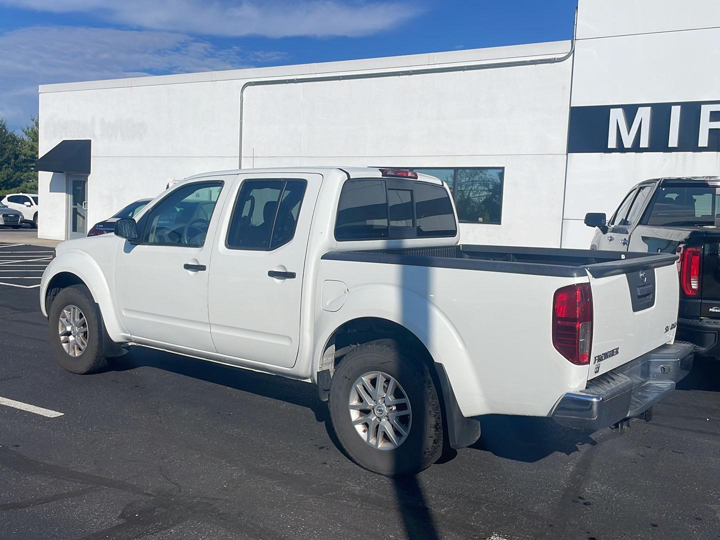 2019 Nissan Frontier SV photo 3