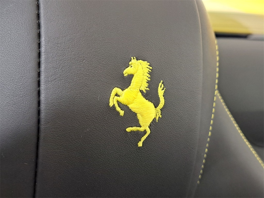 2021 Ferrari 812 GTS Base photo 6