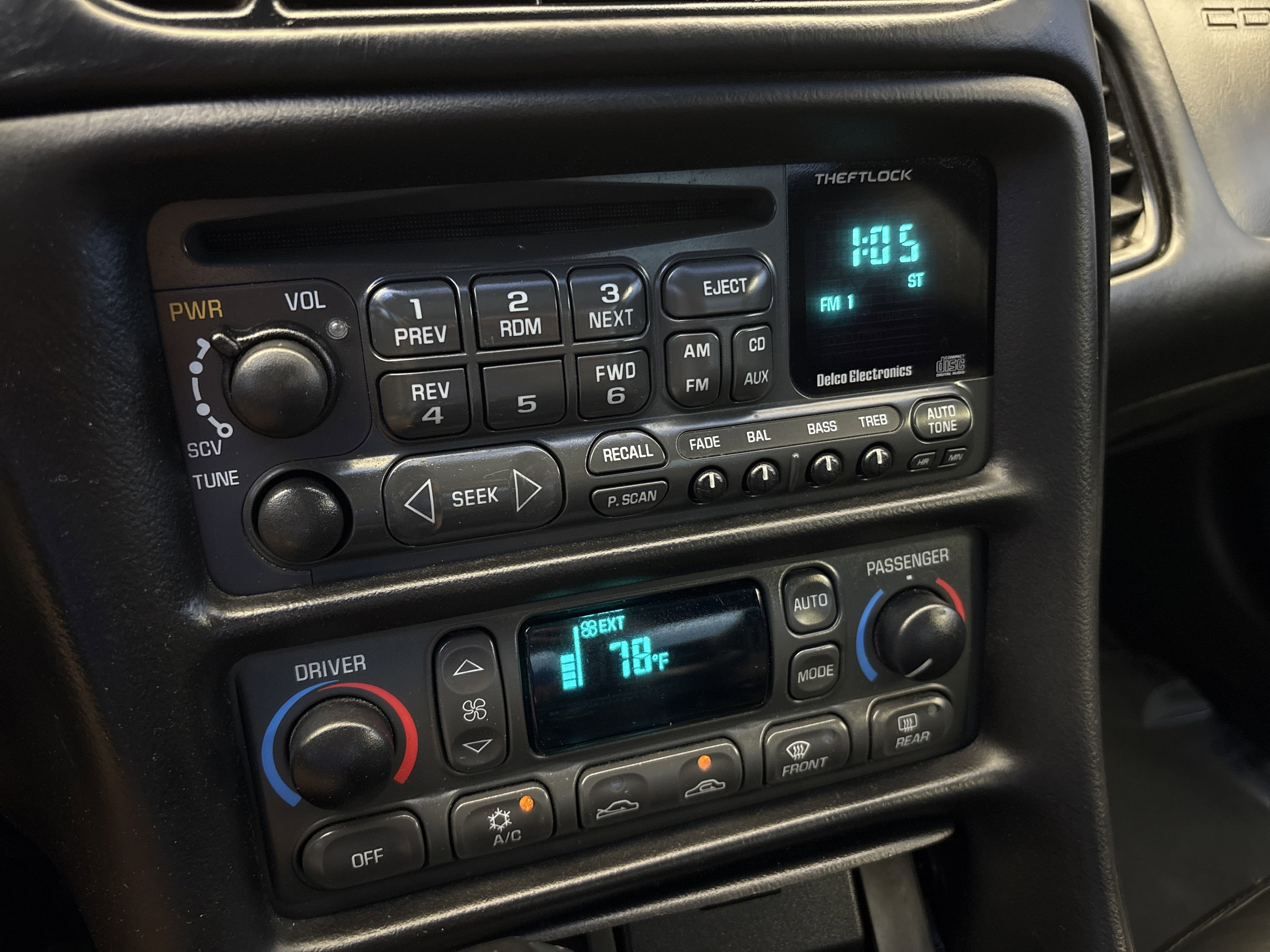 2000 Chevrolet Corvette photo 13