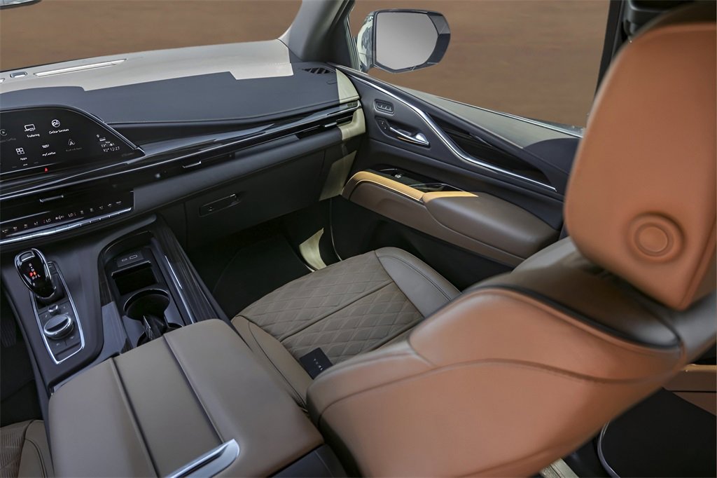 2023 Cadillac Escalade ESV Sport photo 25