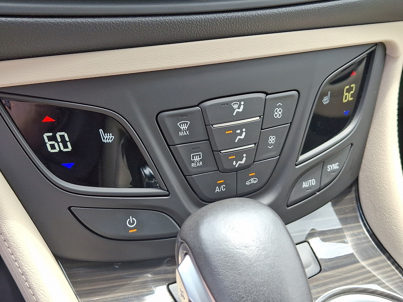 2020 Buick Envision Preferred photo 16