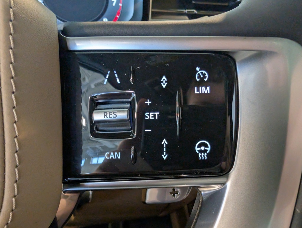 2025 Land Rover Range Rover SE photo 15