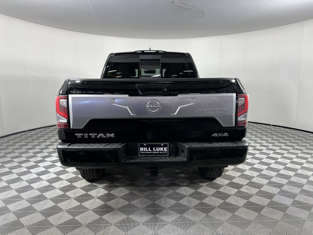 2023 Nissan Titan Platinum Reserve photo 5
