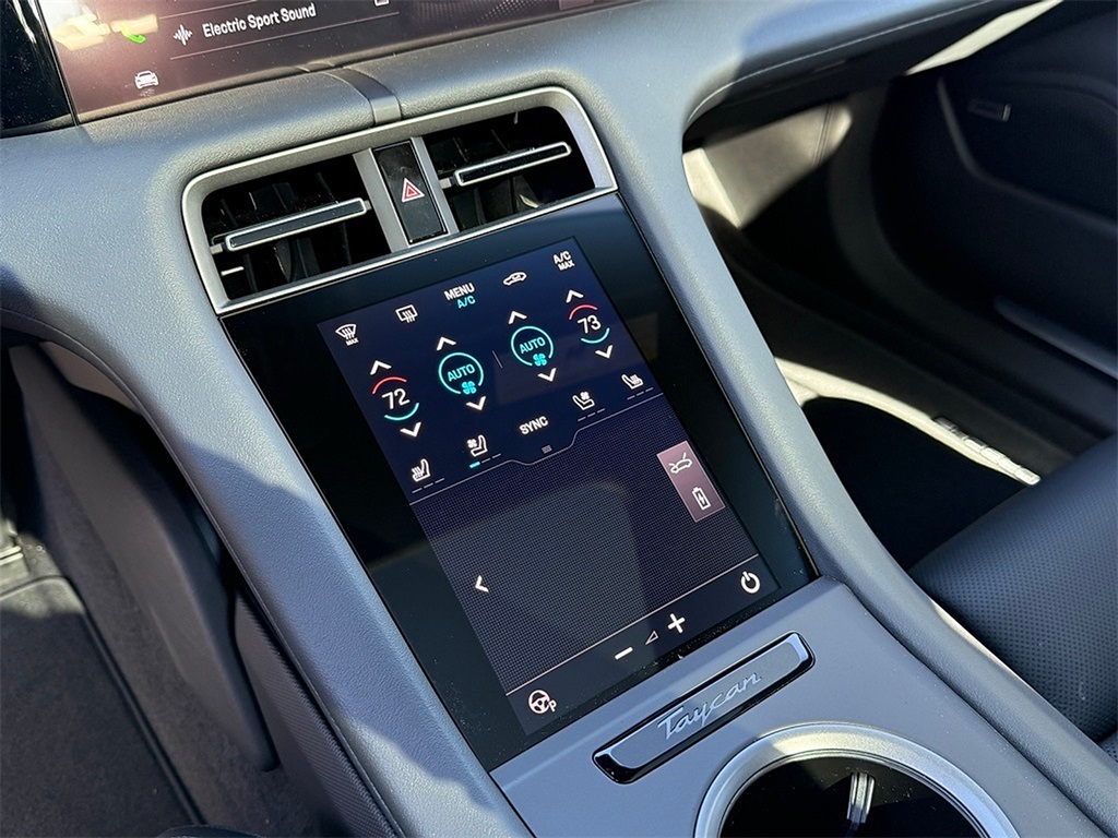 2025 Porsche Taycan photo 25