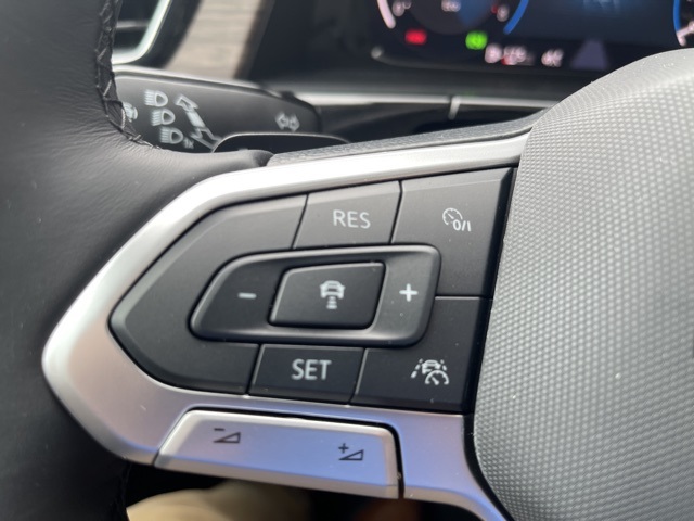 2025 Volkswagen Atlas SEL Premium R-Line photo 28