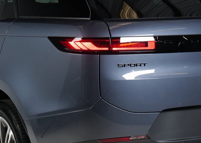 2025 Land Rover Range Rover Sport SE photo 24