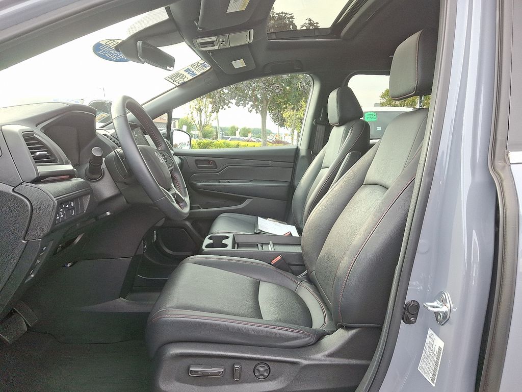 2024 Honda Odyssey Sport photo 16