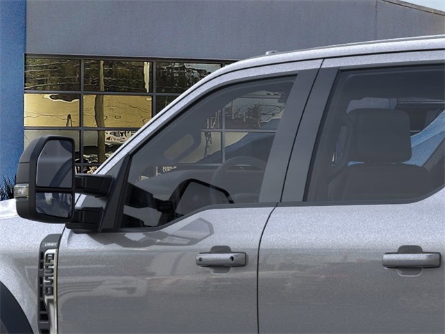 2025 Ford F-550 Lariat photo 19