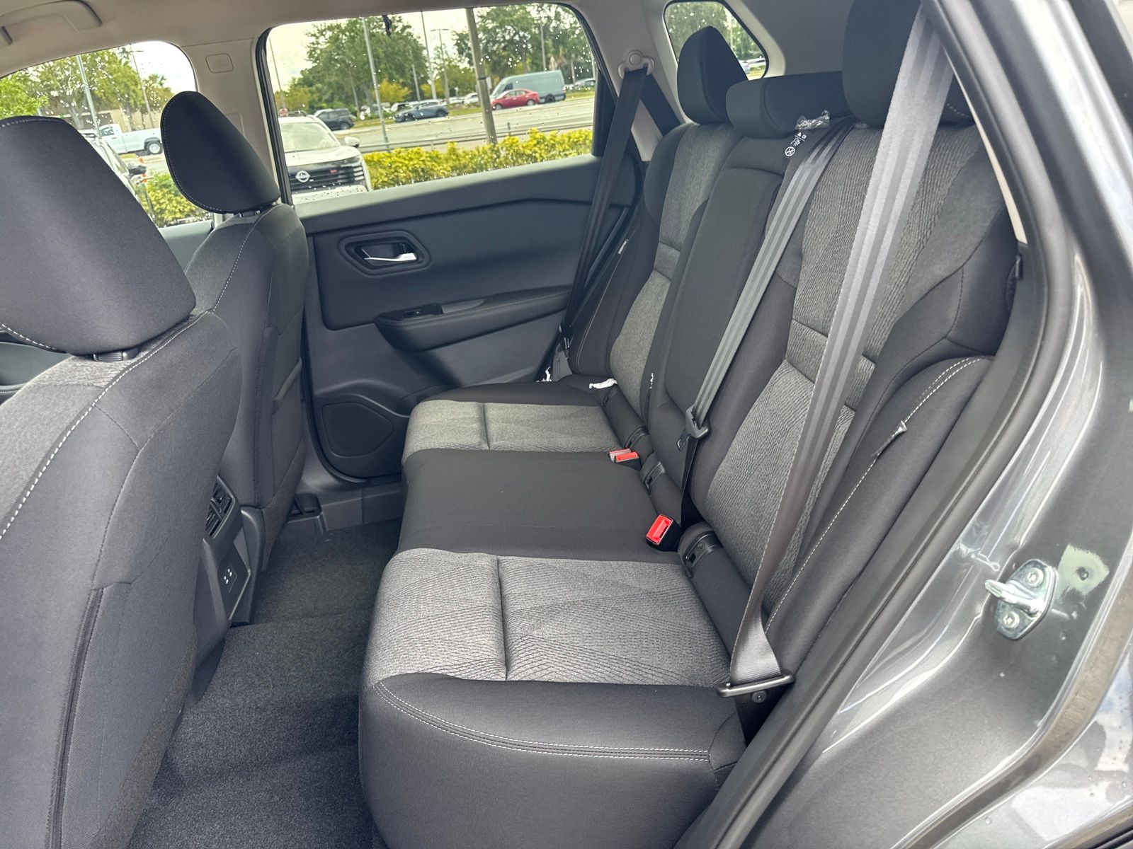 2026 Nissan Rogue SV photo 22