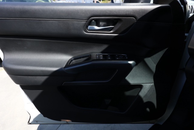 2022 Nissan Pathfinder SL photo 18