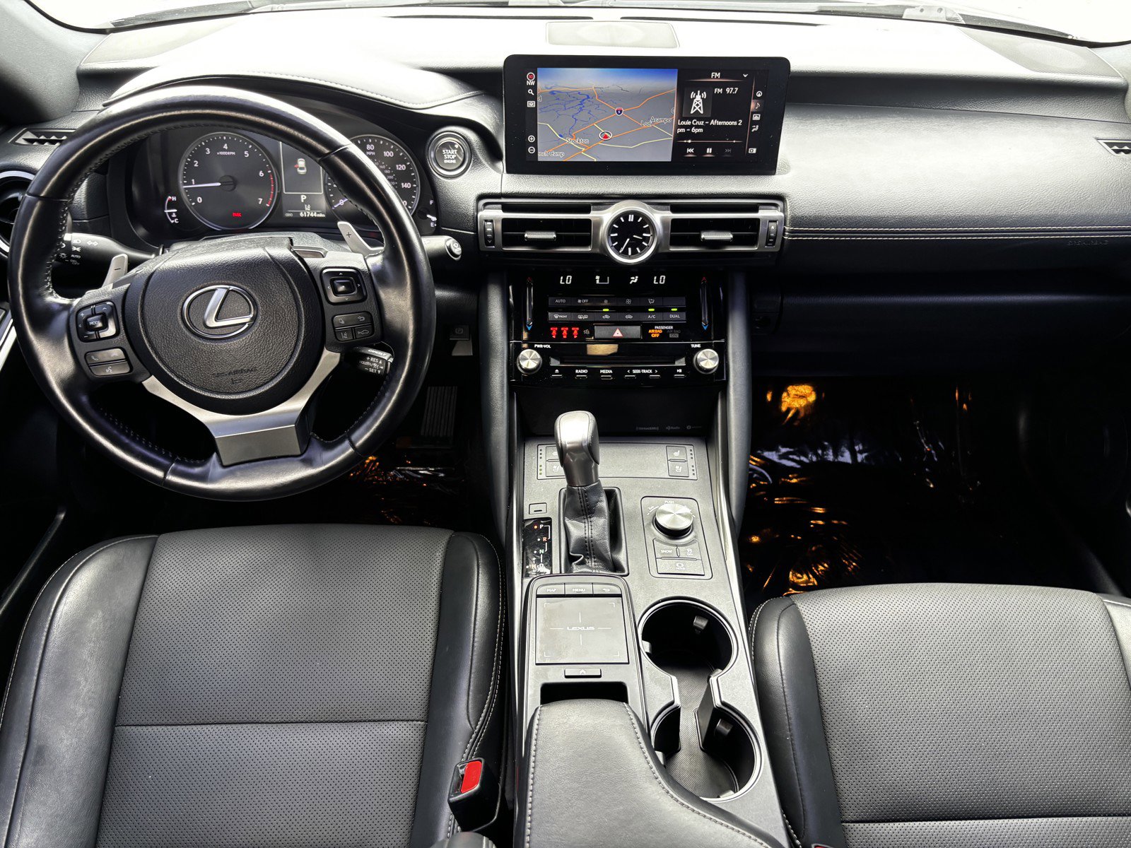 2021 Lexus IS 300 photo 25