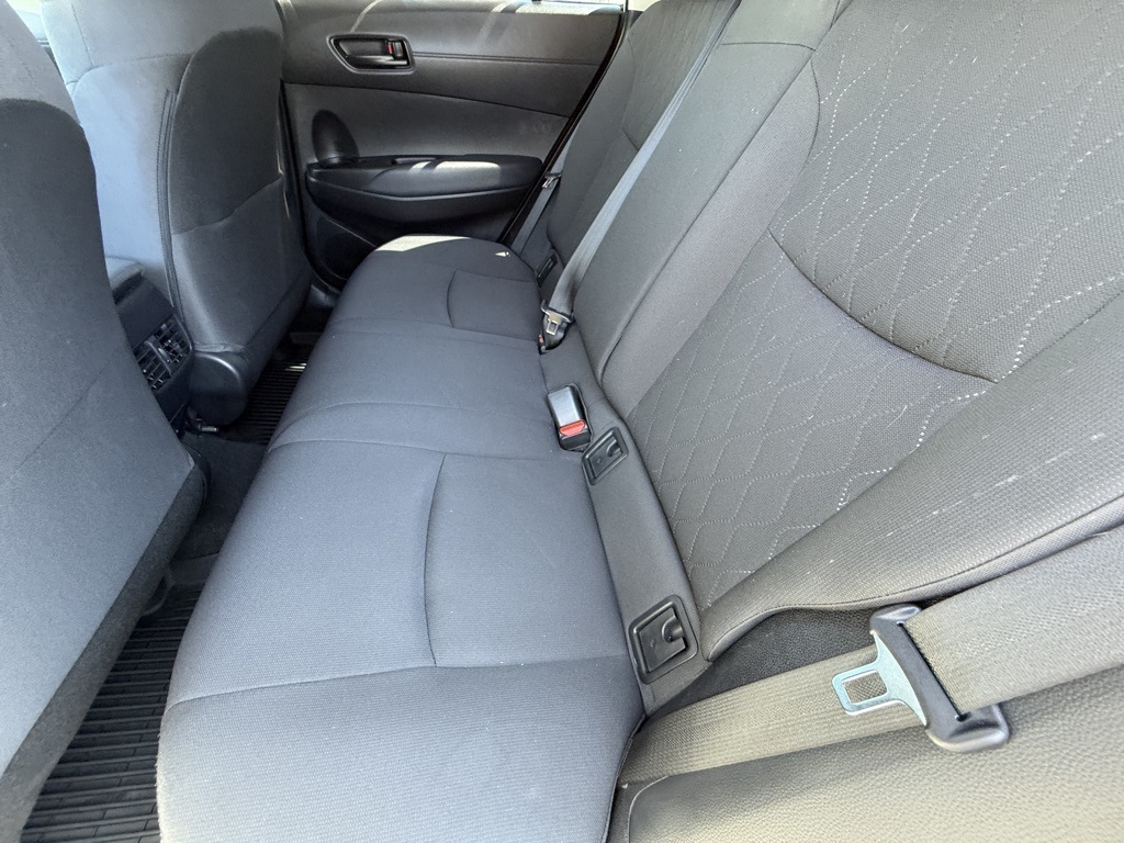 2022 Toyota Corolla Cross LE photo 28