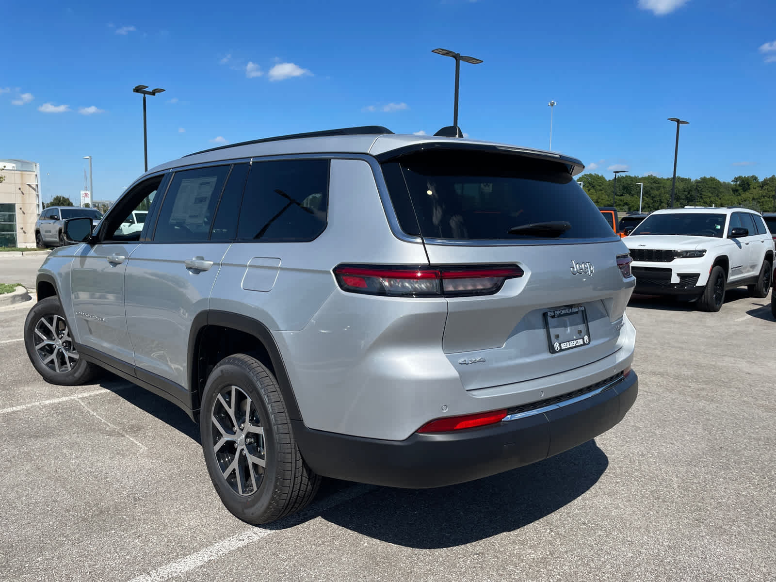 2025 Jeep Grand Cherokee Limited photo 6