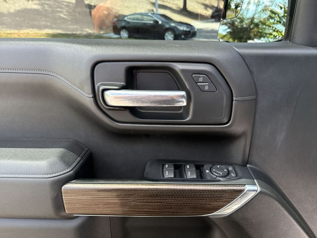 2019 Chevrolet Silverado 1500 LT photo 14