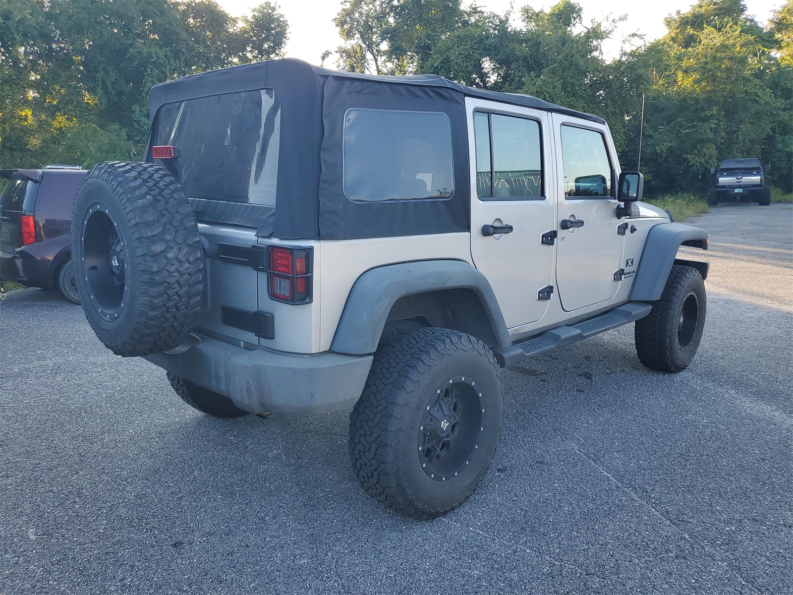 2009 Jeep Wrangler Unlimited X photo 4