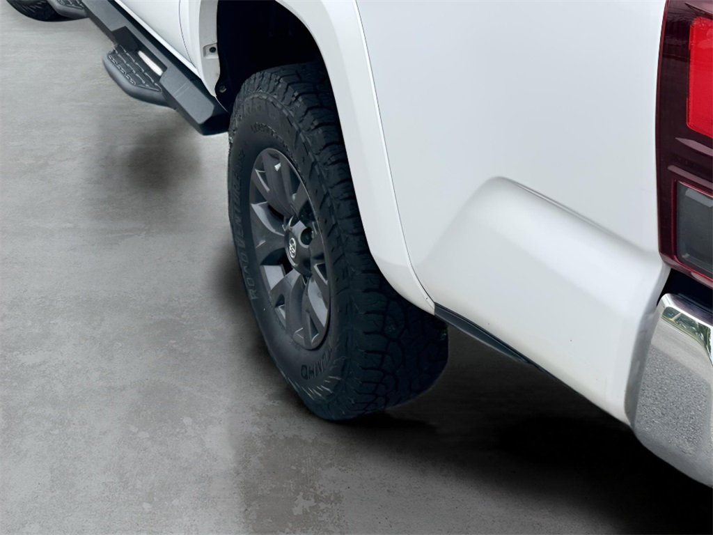 2023 Toyota Tacoma SR5 photo 25