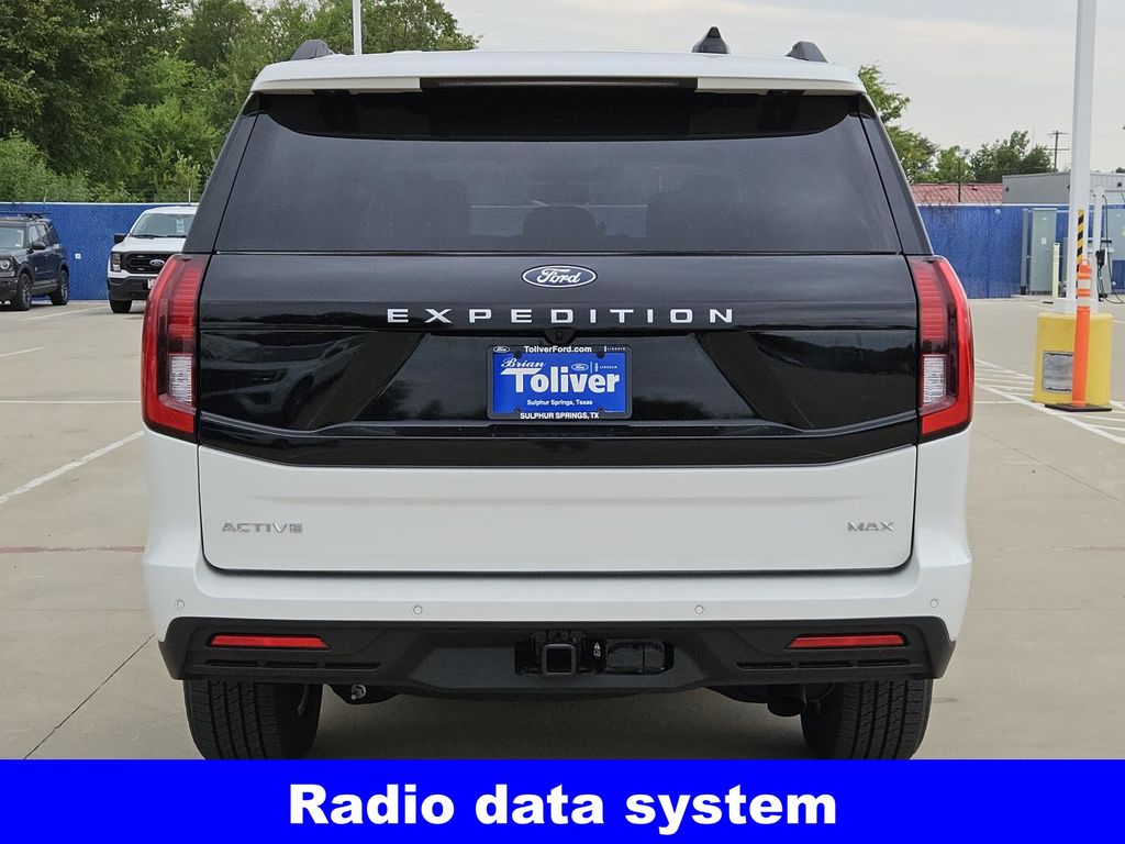 2025 Ford Expedition MAX photo 2