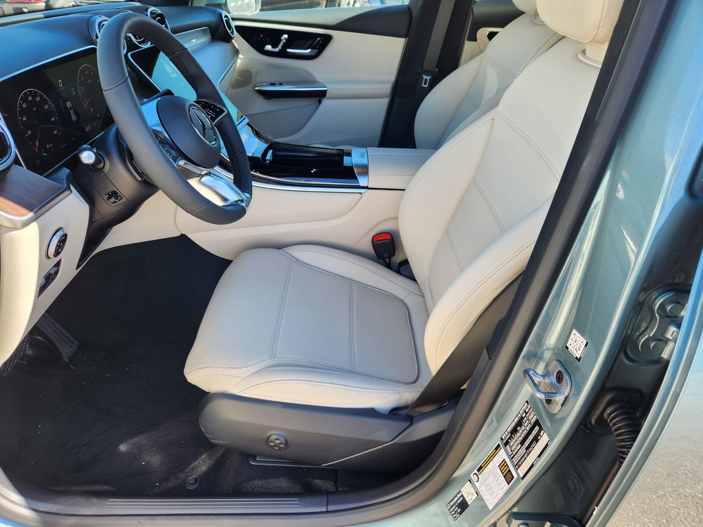 2026 Mercedes Benz GLC 300 4MATIC photo 14