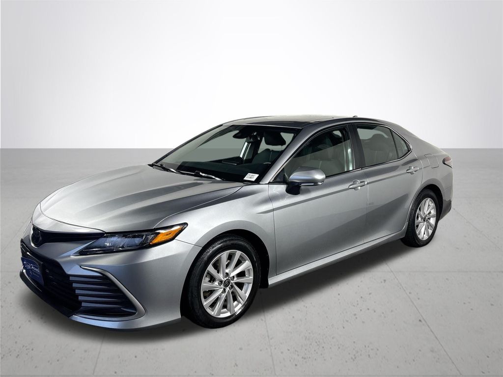 2023 Toyota Camry LE photo 2