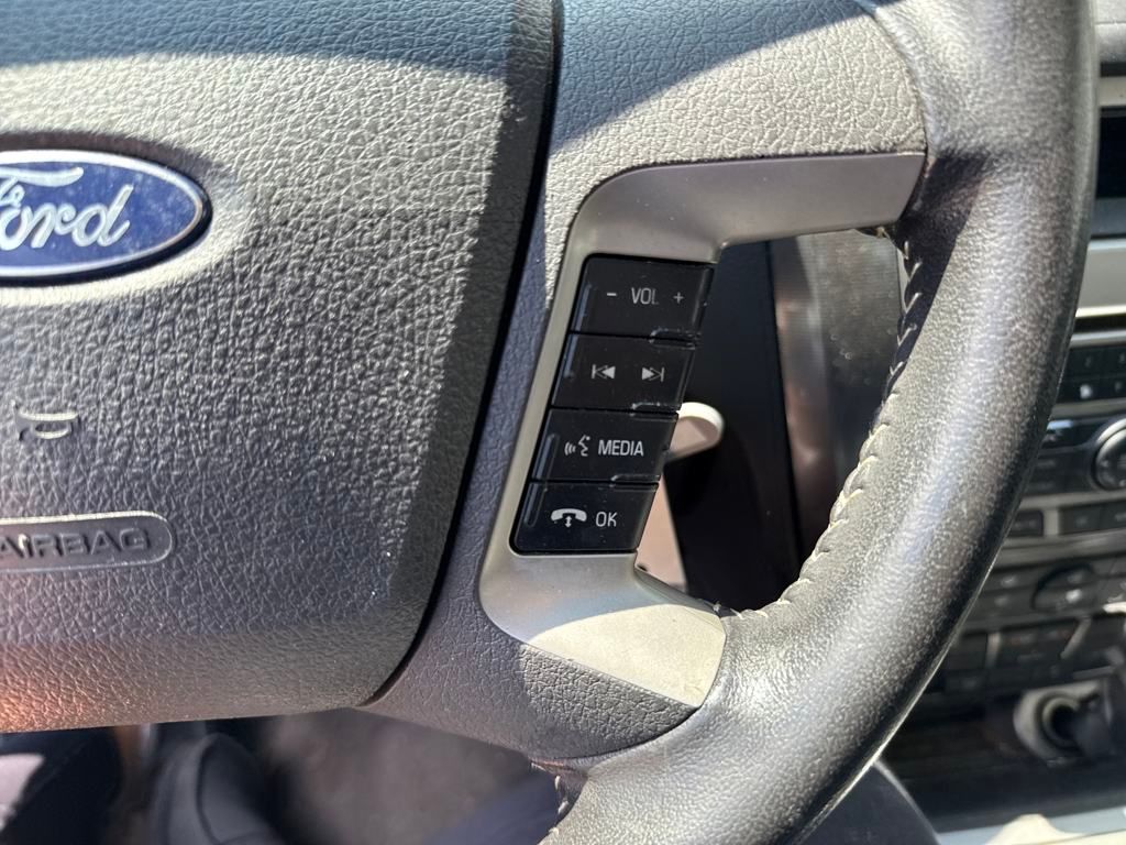 2012 Ford Fusion SEL photo 17