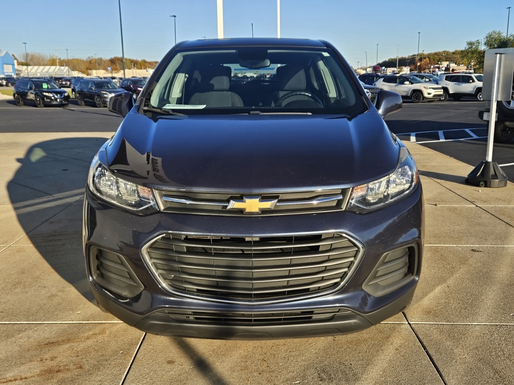 2019 Chevrolet Trax LS photo 2